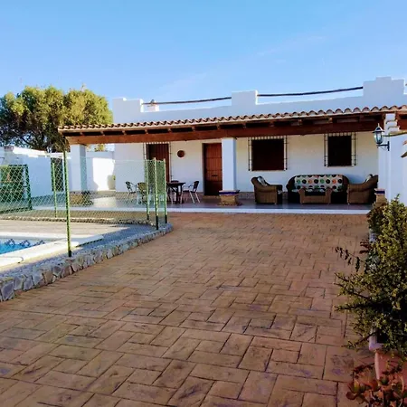 Con Piscina Privada Y Barbacoa En Conil - Es-180-30